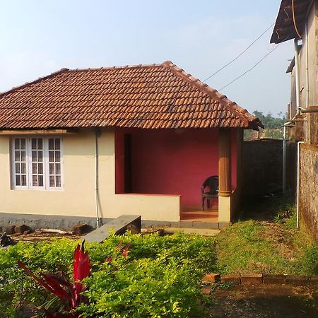 Golf View Cottages Madikeri Exteriör bild
